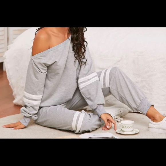 Asymmetrical neck (Sweatshirt & sweatpants set) - Picture 1 of 1